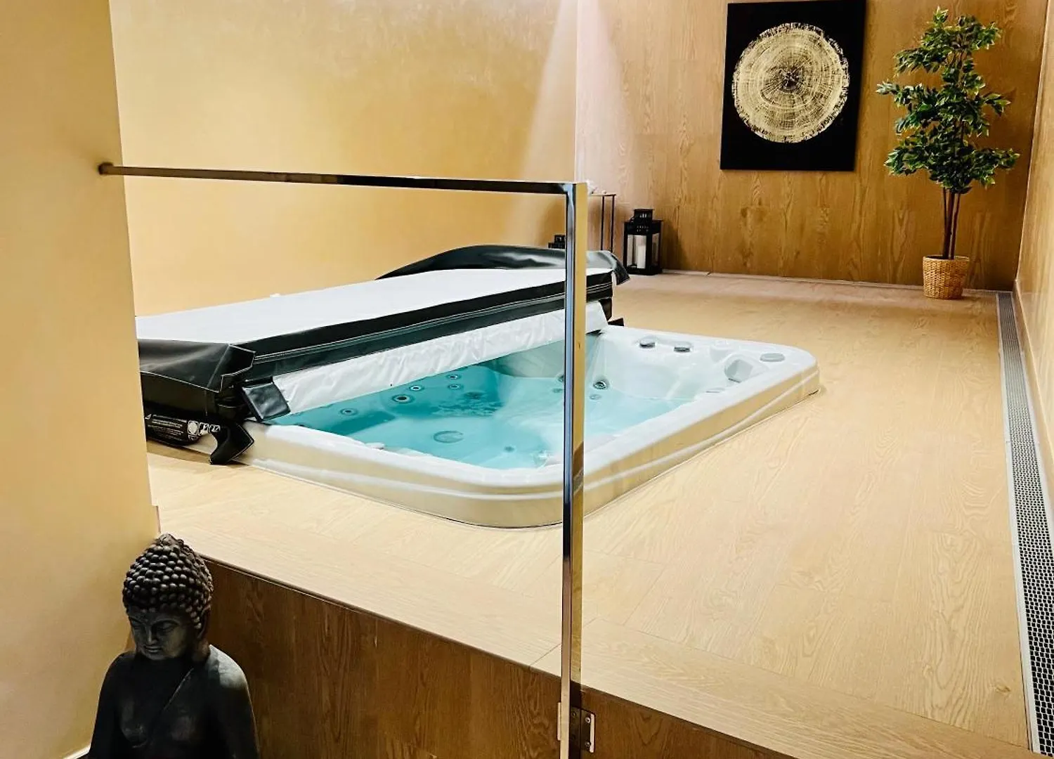 Apartamento Logement Moderne Et Cosy Avec Piscine, Jacuzzi, Salle De Sport Et Billard Estepona España